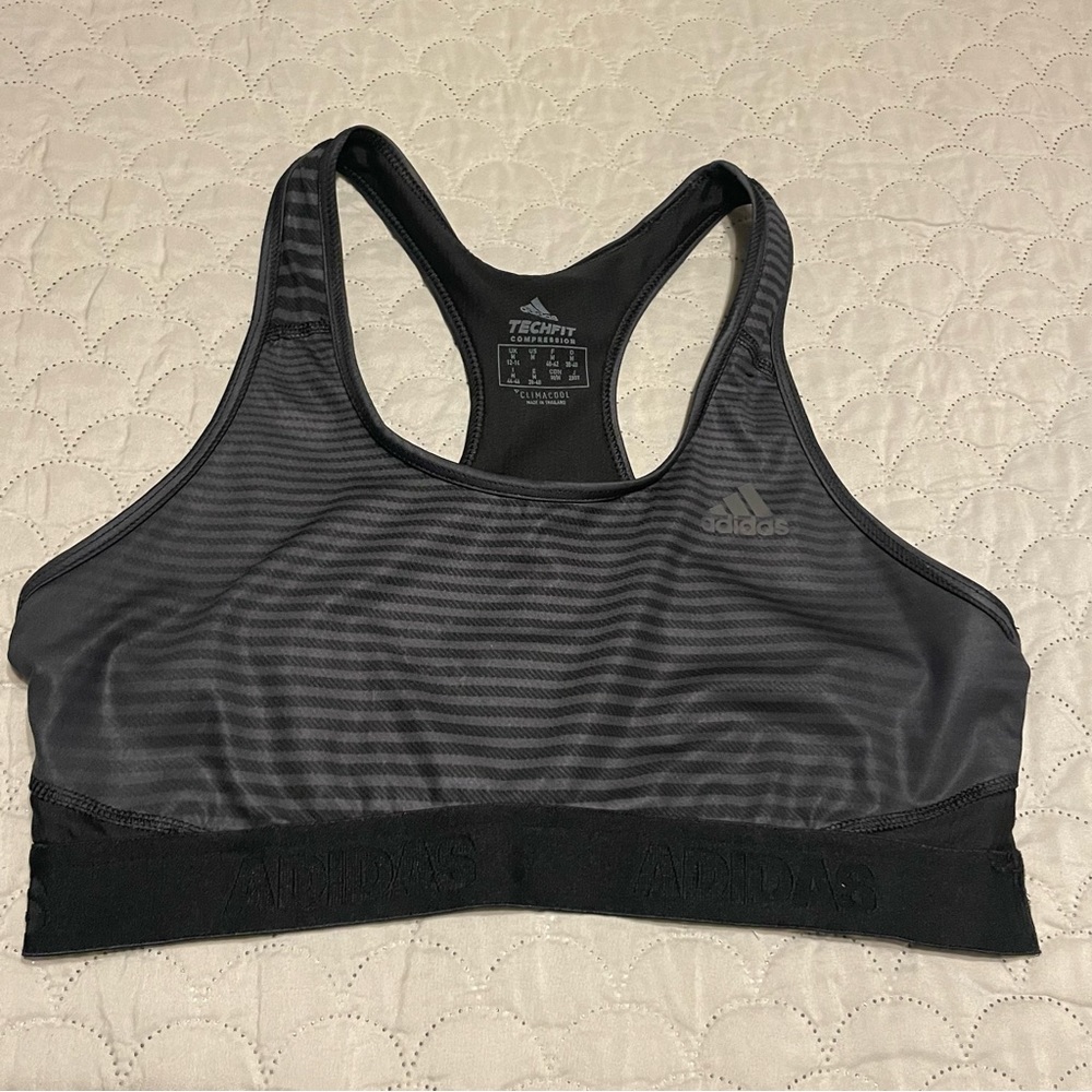 Adidas Medium Black Striped Sports Bra in Excellent Condition